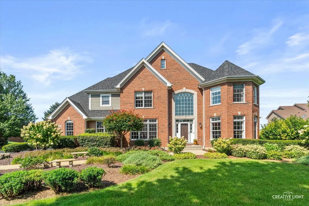 11n600 Hunter Trail, Elgin