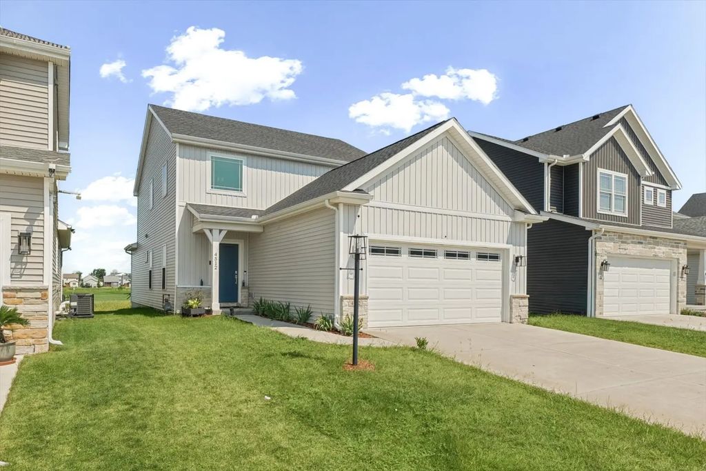 4512 Legends Drive, Champaign