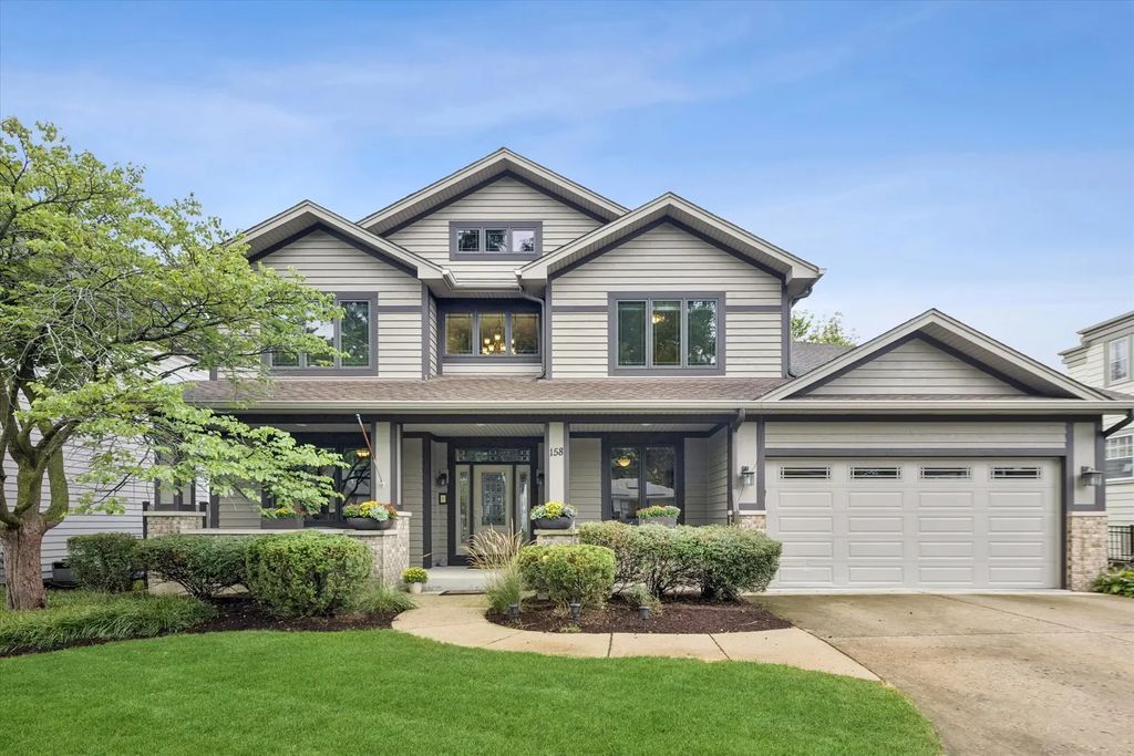158 E Columbia Avenue, Elmhurst