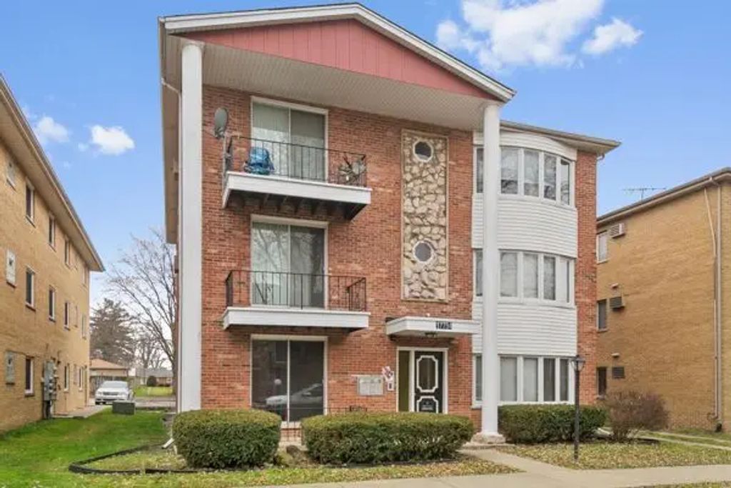 17754 Rosewood Drive 2n, Lansing