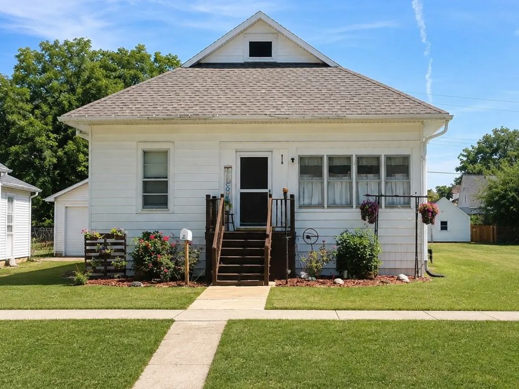 319 S Main Street, Gilman