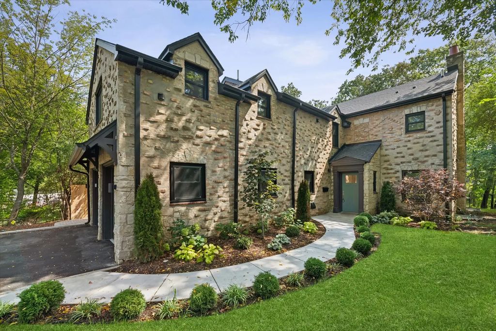 120 Crescent Drive, Glencoe, 60022