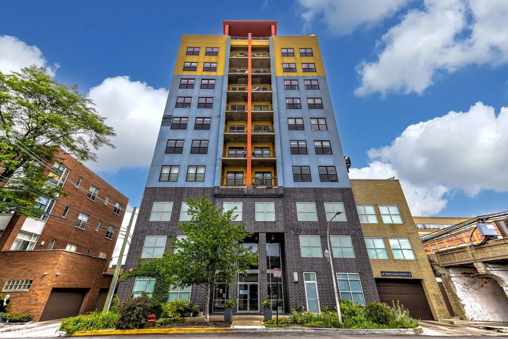 1122 W Catalpa Avenue 402, Chicago