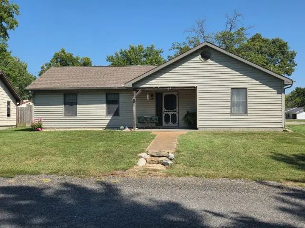 107 Janet Avenue, Sparta
