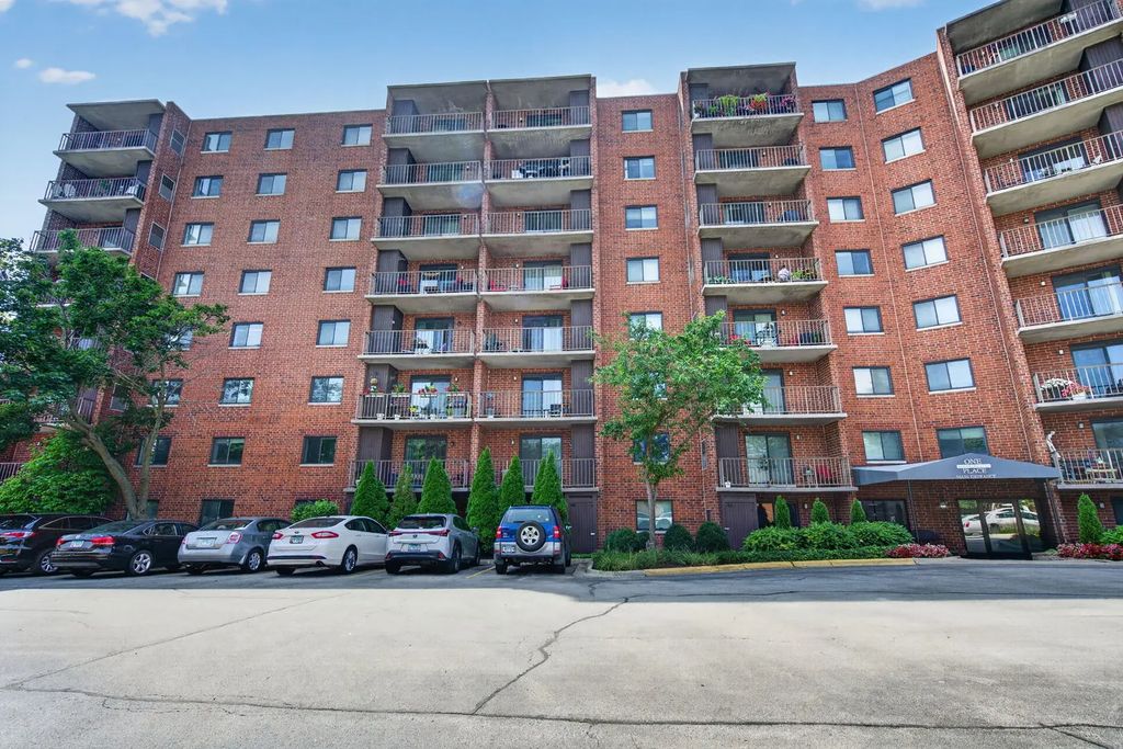 1 Bloomingdale Place 207, Bloomingdale