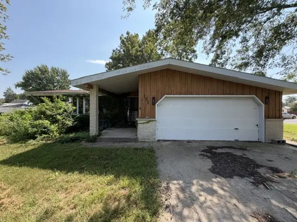 120 W Pacific Street, Essex