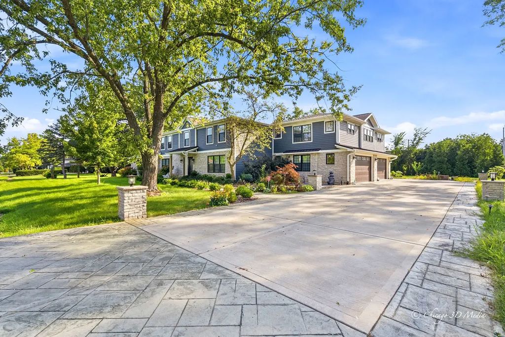 201 Rue Touraine, Deer Park