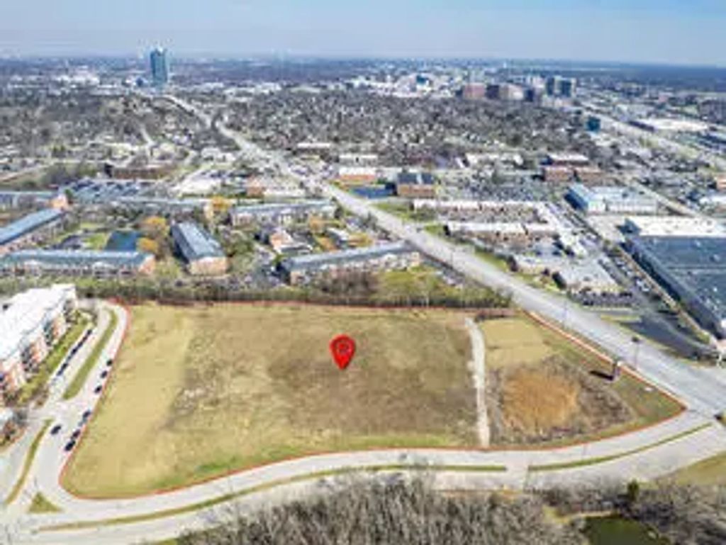 1s625 Oakbrook Lake, Oak Brook