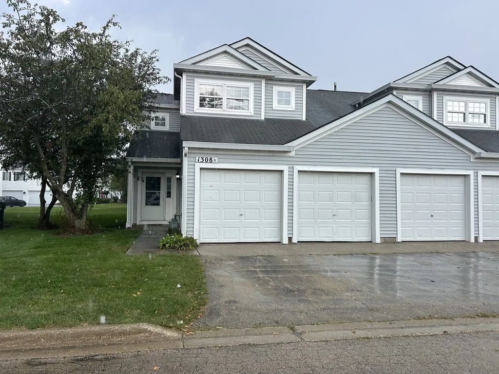 1308 Jenna Drive A, South Elgin