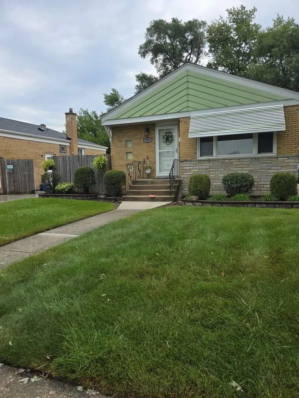 7917 S Tripp Avenue, Chicago