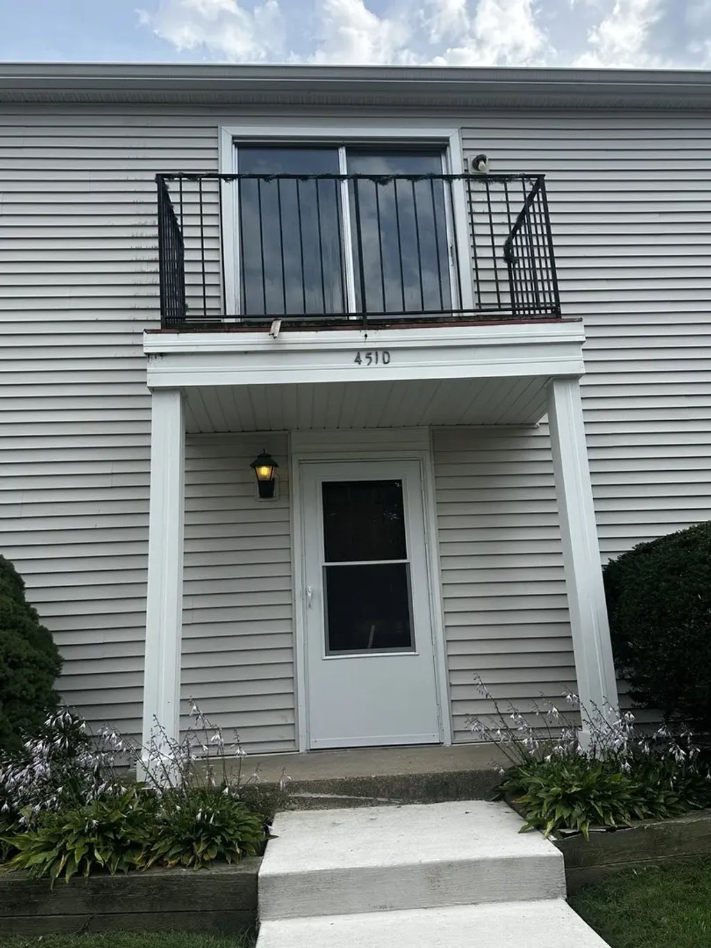 451 James Court D, Glendale Heights