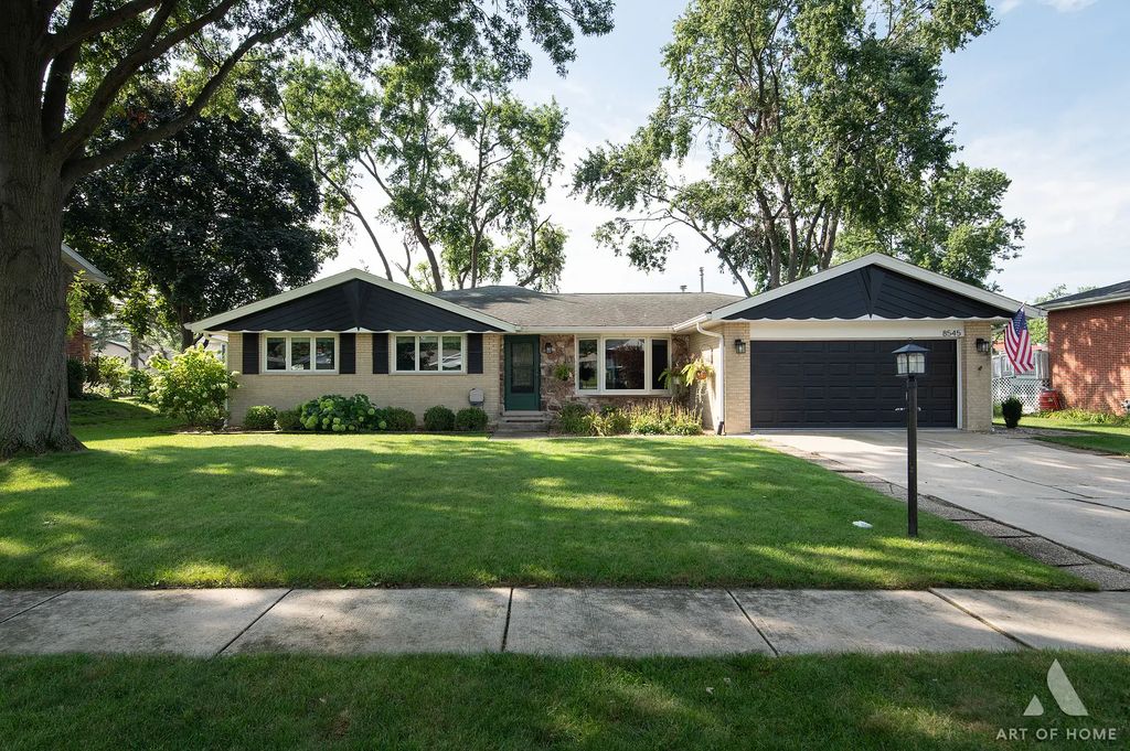 8545 Walnut Avenue, Orland Park