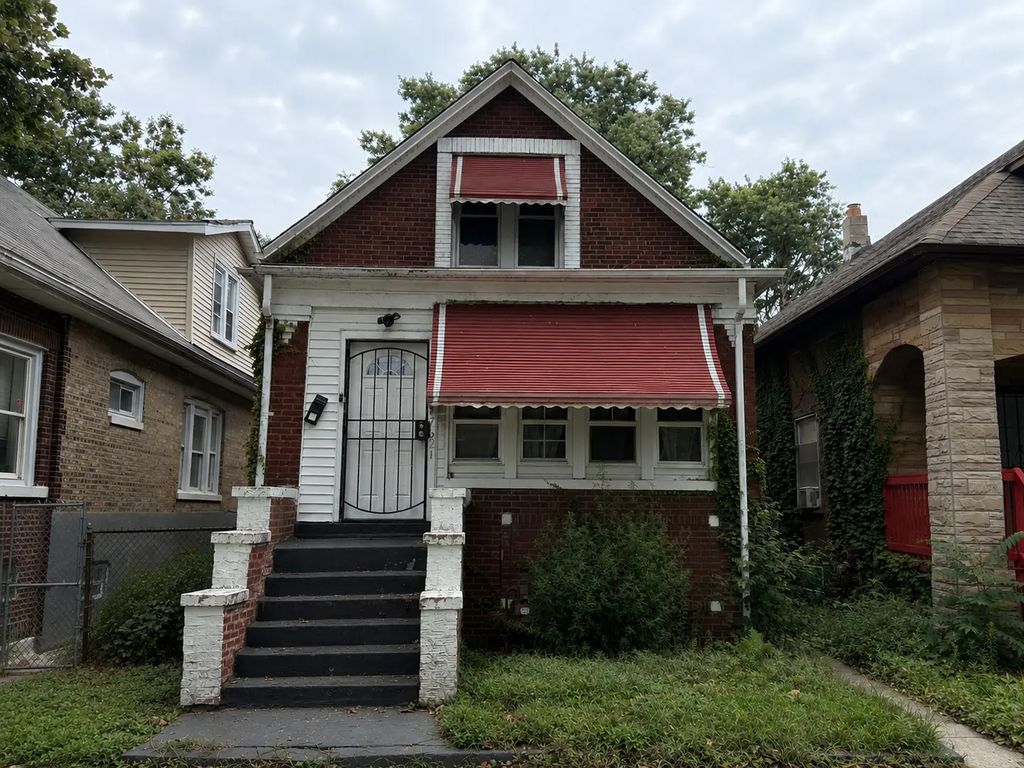7621 S Eberhart Avenue, Chicago