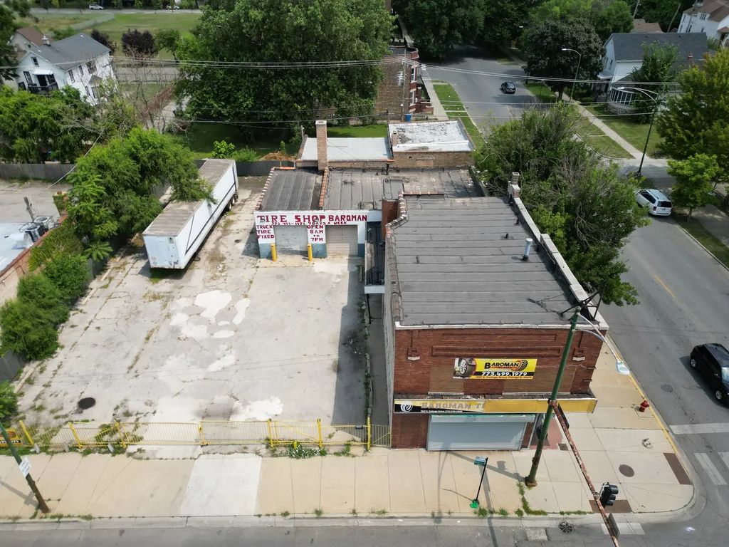7557 Cottage, Chicago