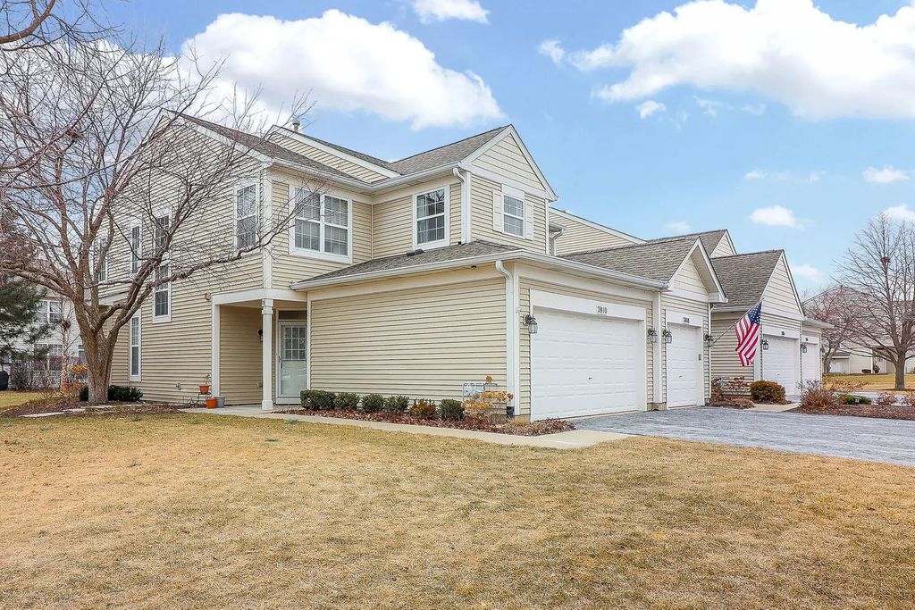 2810 White Thorn Circle, Naperville