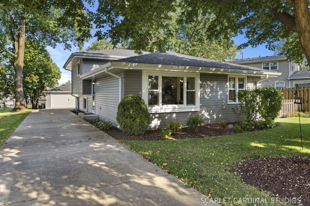 0n453 Morse Street, Wheaton