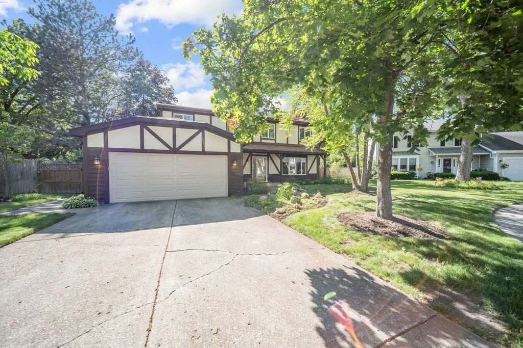728 Price Lane, Deerfield, 60015