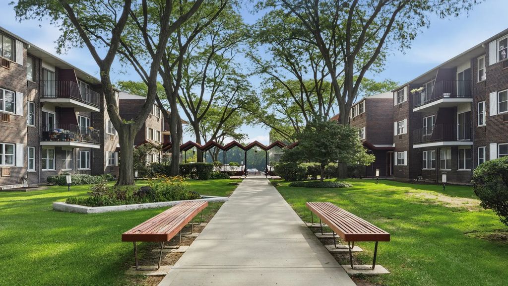 8720 Skokie Boulevard 1g, Skokie, 60077