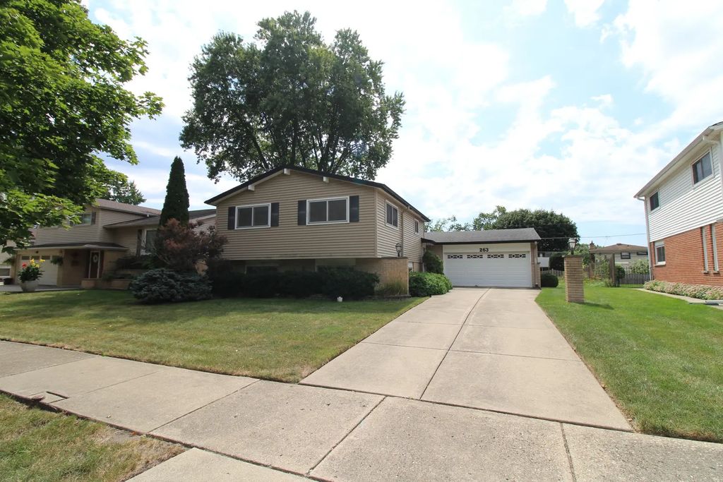 263 Norman Court, Des Plaines