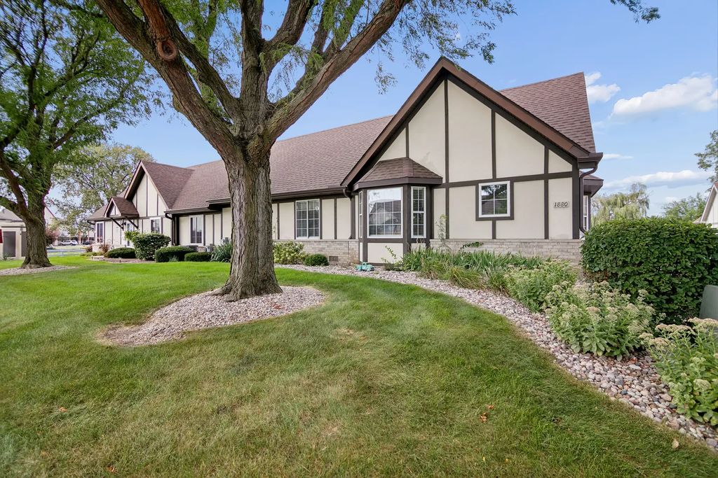 1880 Willow Circle Drive, Crest Hill, 60403