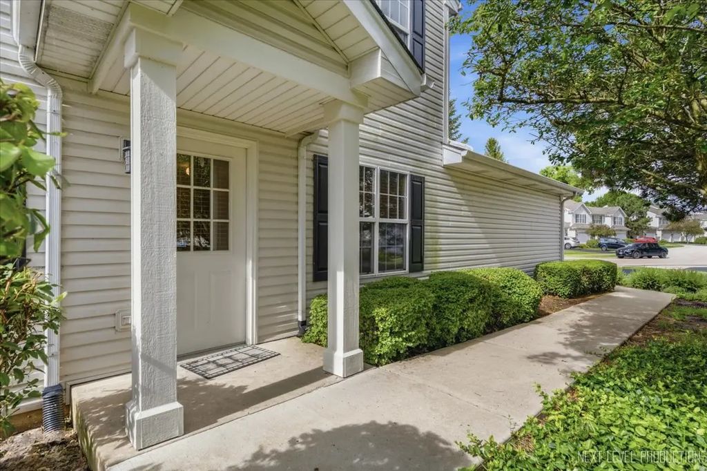 2471 Stoughton Circle 2471, Aurora