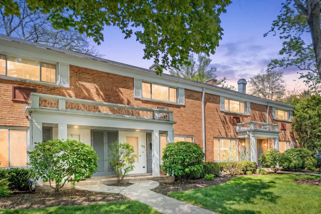1534 Palmgren Drive, Glenview