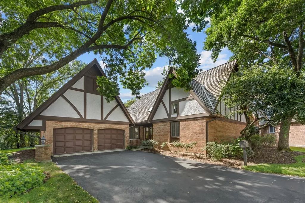 972 Coventry Lane, Highland Park, 60035
