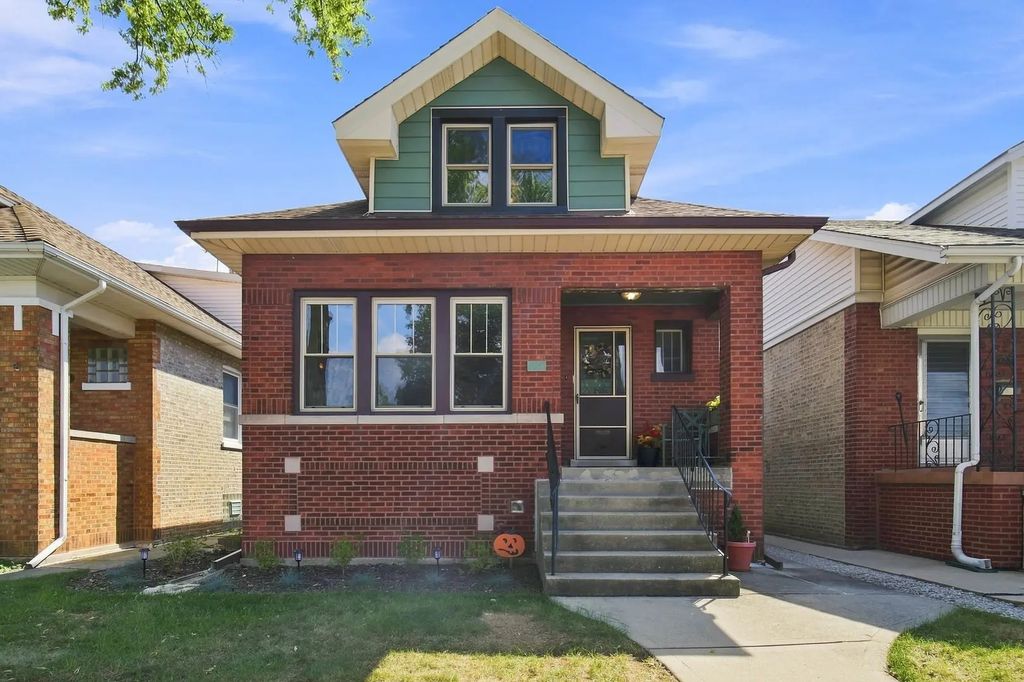 5941 W Waveland Avenue, Chicago, 60634