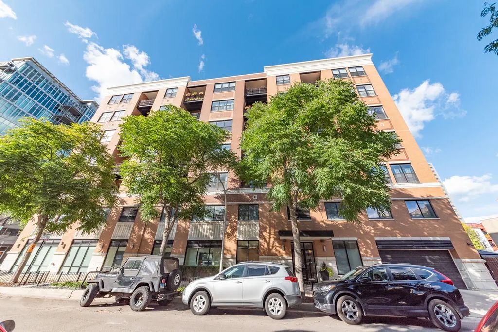950 W Leland Avenue 404, Chicago, 60640