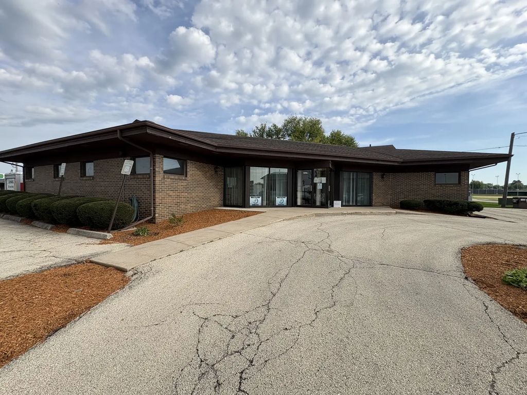 1181 N 8th Street, Rochelle