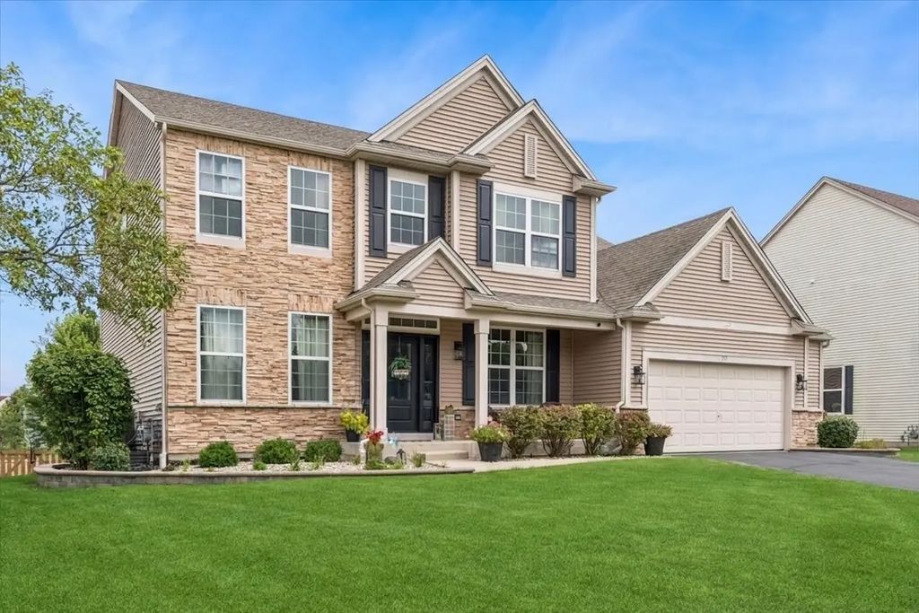 711 Jorstad Drive, North Aurora