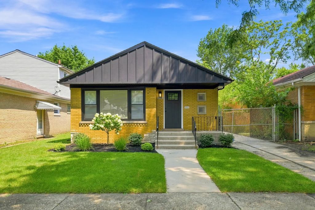 10933 S Eggleston Avenue, Chicago