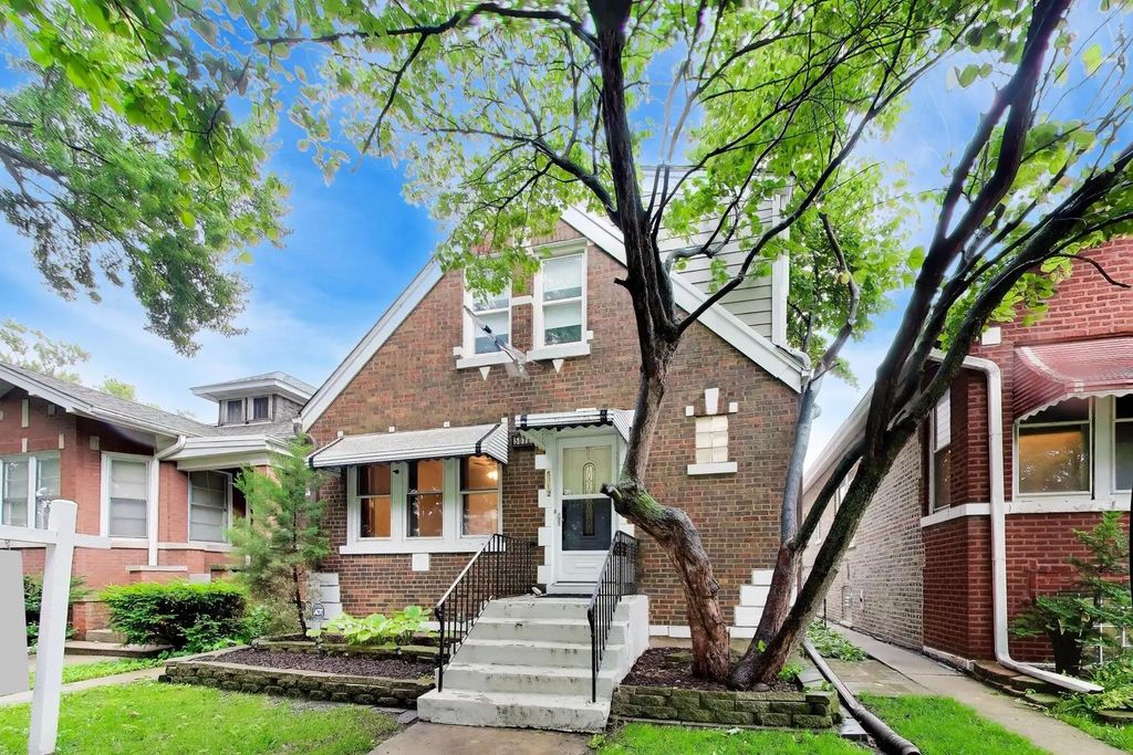 5012 N Tripp Avenue, Chicago, 60630
