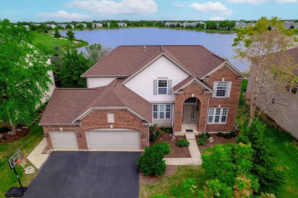 196 Chapin Way, Oswego