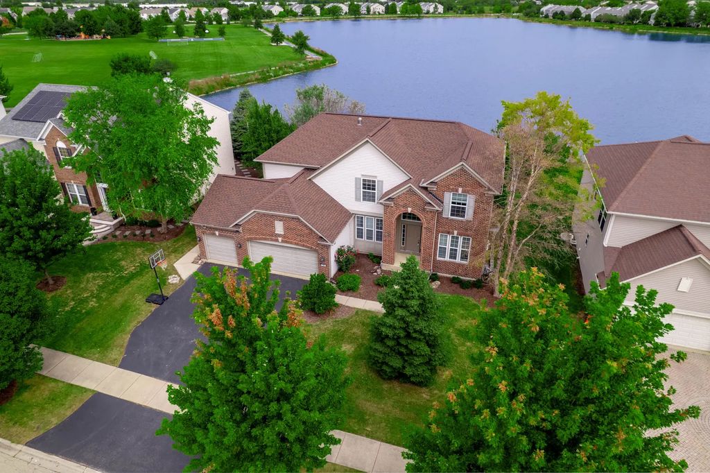 196 Chapin Way, Oswego
