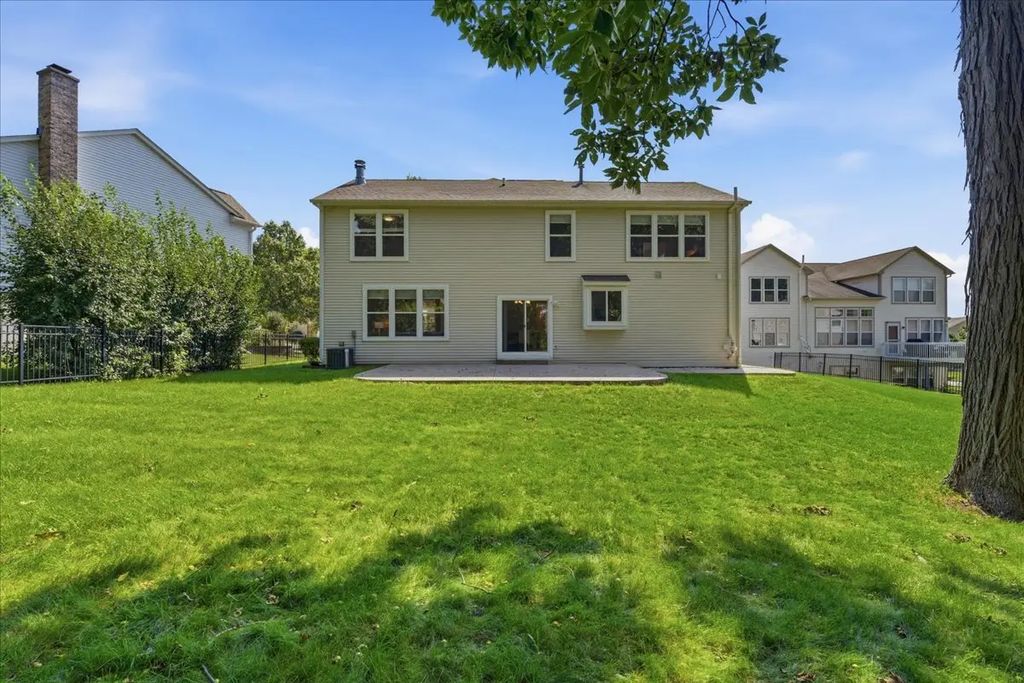 4 Sagebrush Court, Streamwood