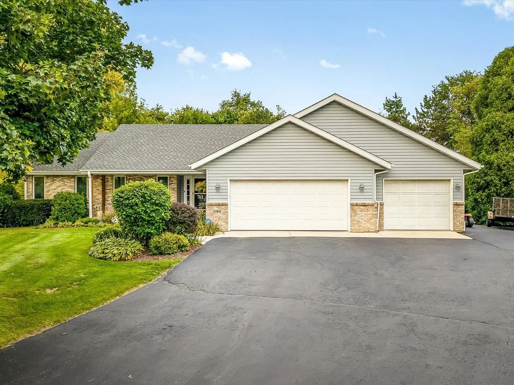 7723 Bridlewood Road, Caledonia