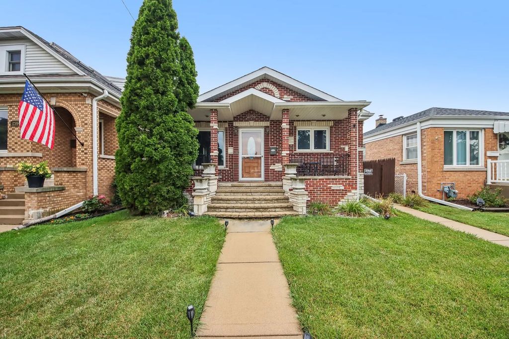 2556 Wood Street, River Grove