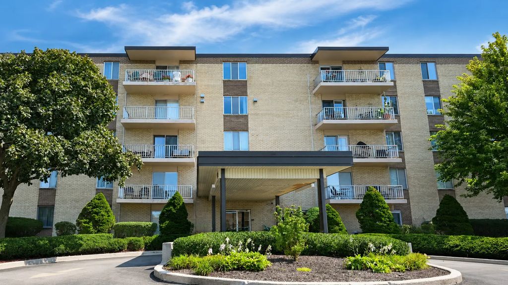 110 W Butterfield Road 307s, Elmhurst, 60126