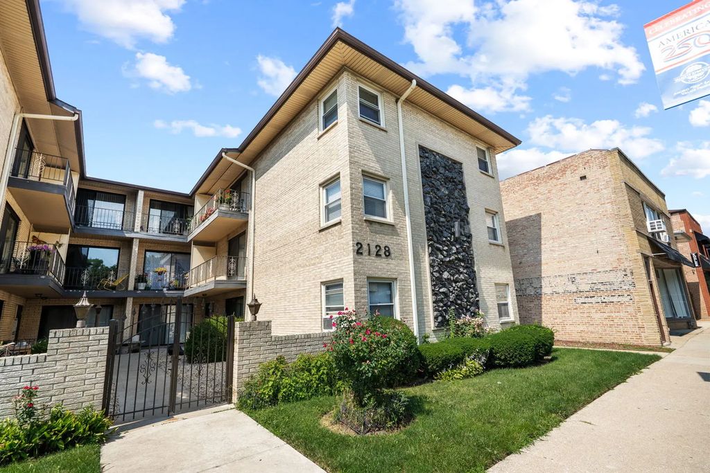 2128 N Harlem Avenue 2e, Elmwood Park