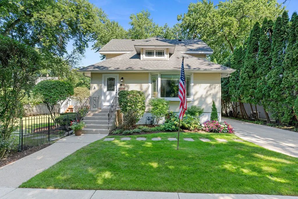216 4th Street, Wilmette, 60091