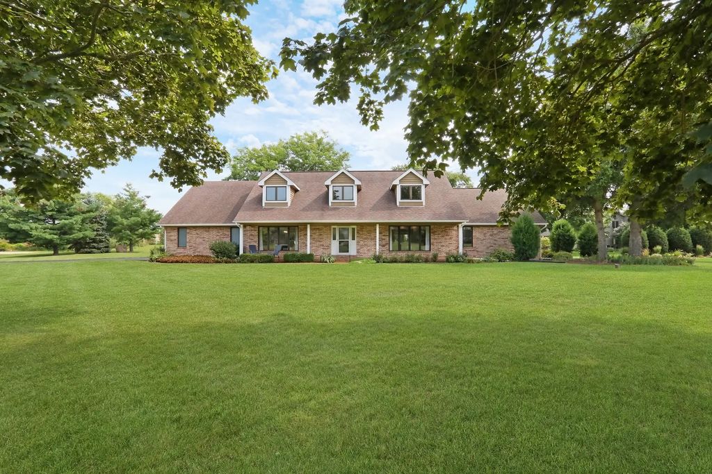 2 Essex Court, Hawthorn Woods