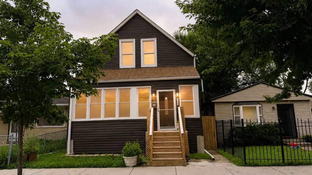 7918 S Anthony Avenue, Chicago