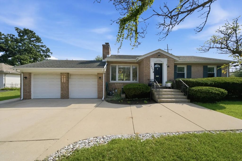 1402 E Evergreen Street, Wheaton