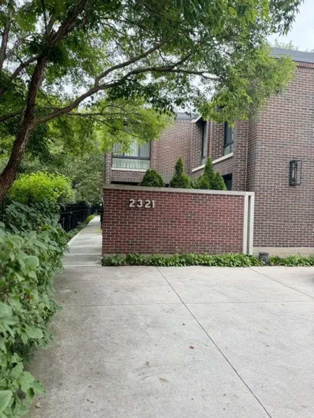 2321 N Geneva Terrace C, Chicago