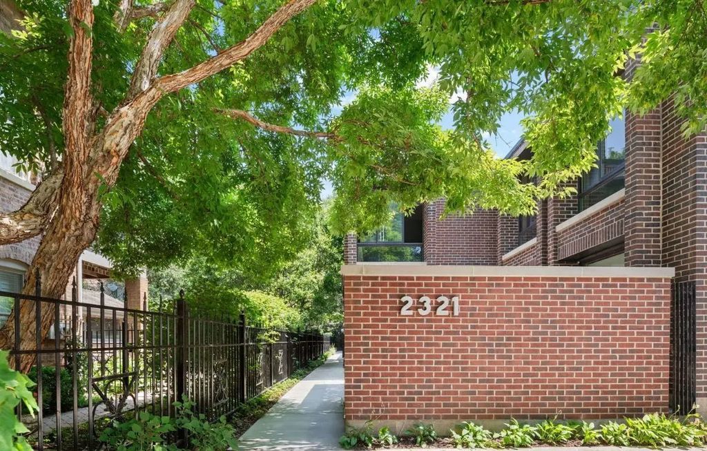 2321 N Geneva Terrace C, Chicago, 60614
