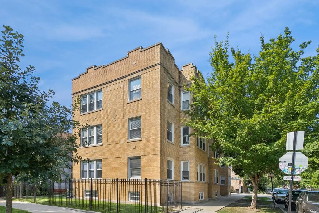 3337 W Byron Street 1, Chicago