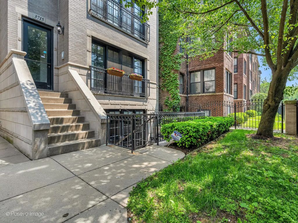 3715 N Wilton Avenue 1, Chicago