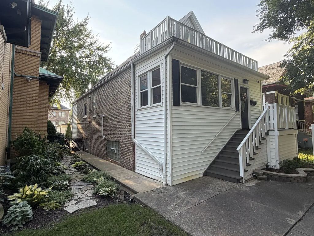 1844 S 61st Court, Cicero