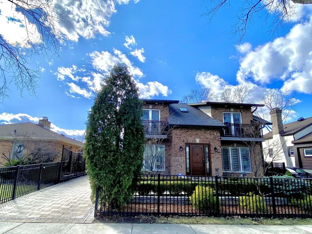 1052 Margret Street, Des Plaines